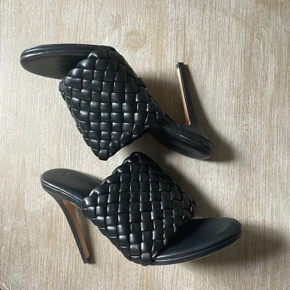 Elegant Black Woven Heeled Mules - Picture 4 of 8